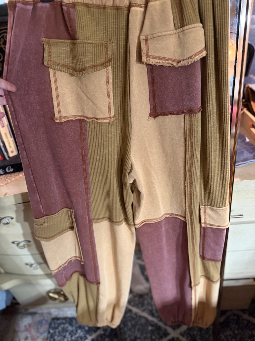 Easel Colorblock Drawstring Cargo Joggers - Taupe & Mauve - Picture 3 of 3